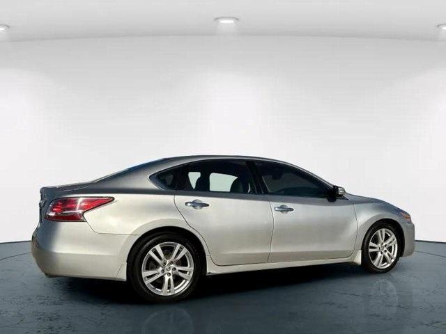 used 2014 Nissan Altima car, priced at $7,000