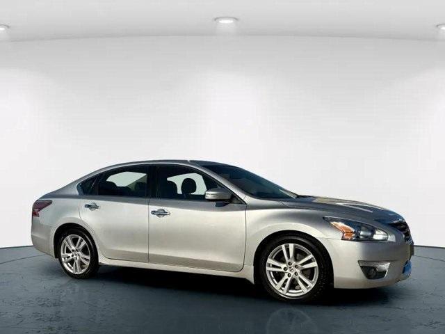 used 2014 Nissan Altima car, priced at $7,000