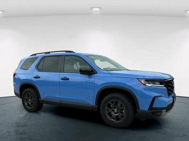 new 2025 Honda Pilot car, priced at $51,305
