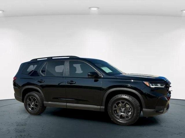 used 2025 Honda Pilot car, priced at $45,396