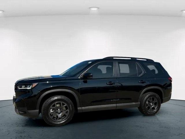 used 2025 Honda Pilot car, priced at $45,396