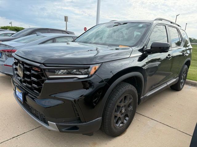 used 2025 Honda Pilot car, priced at $46,991