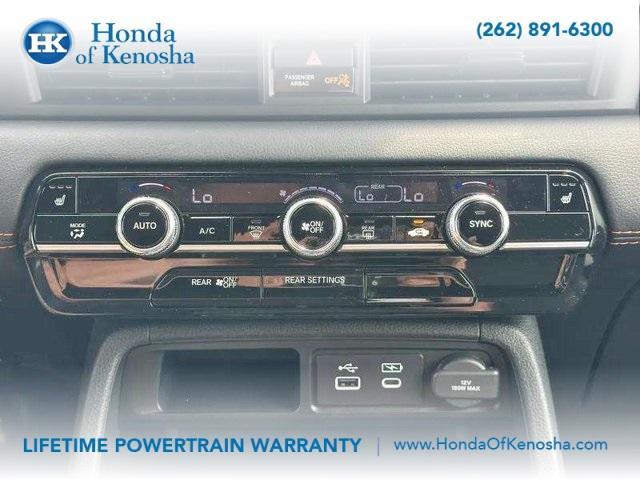 new 2025 Honda Pilot car, priced at $43,795