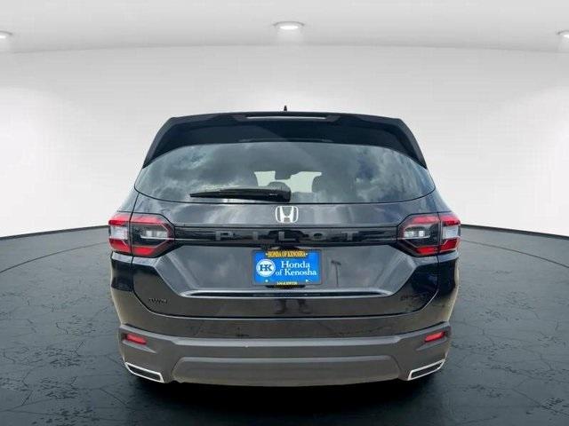 new 2025 Honda Pilot car, priced at $43,795