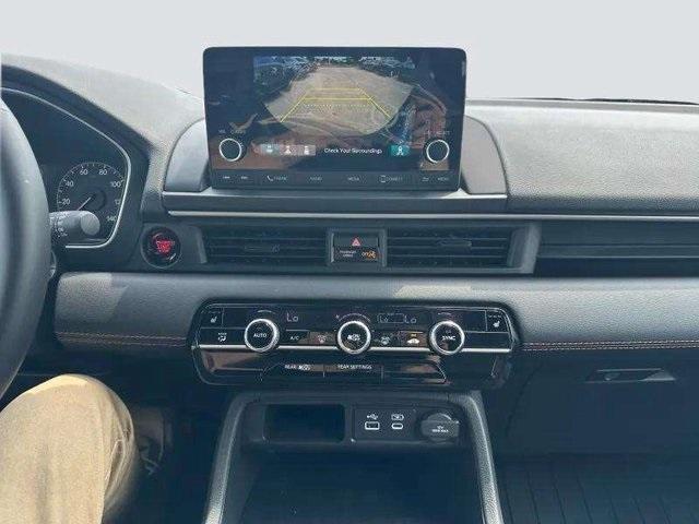 new 2025 Honda Pilot car, priced at $43,795