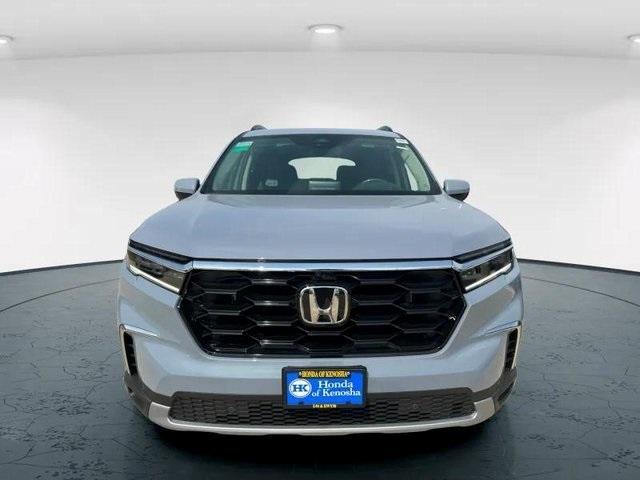 new 2025 Honda Pilot car, priced at $54,985