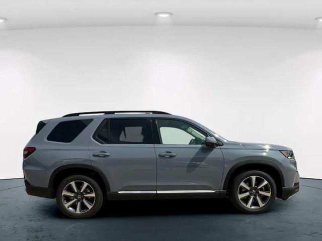 new 2025 Honda Pilot car, priced at $54,985