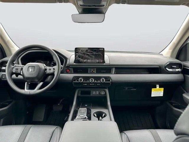 new 2025 Honda Pilot car, priced at $48,235