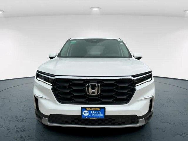 new 2025 Honda Pilot car, priced at $48,235