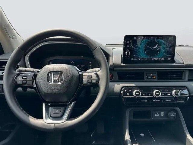 new 2025 Honda Pilot car, priced at $54,530