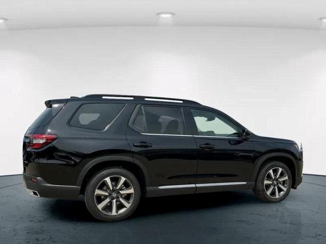 new 2025 Honda Pilot car, priced at $54,530