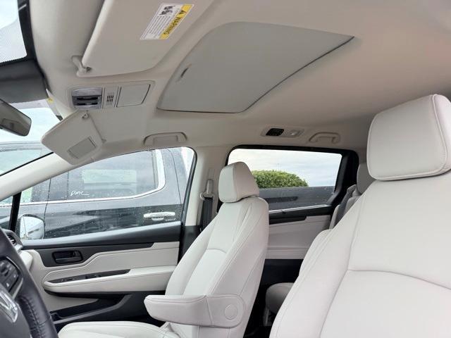 used 2025 Honda Odyssey car, priced at $40,979