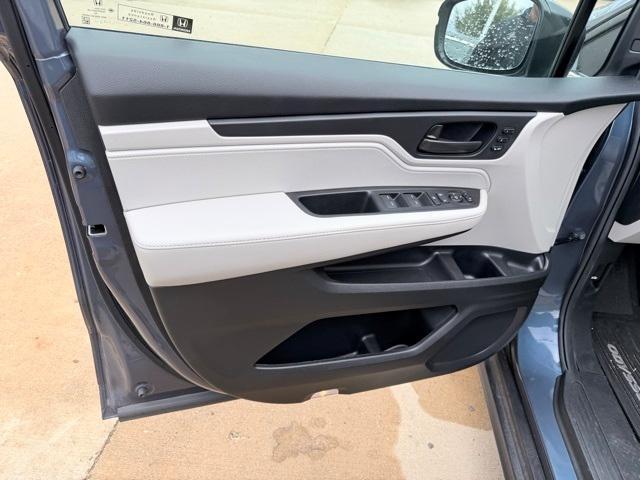 used 2025 Honda Odyssey car, priced at $40,979