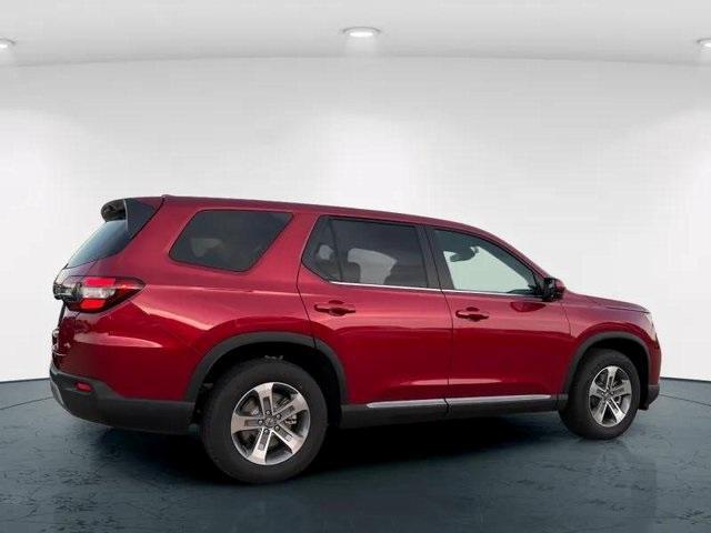 new 2025 Honda Pilot car, priced at $47,550