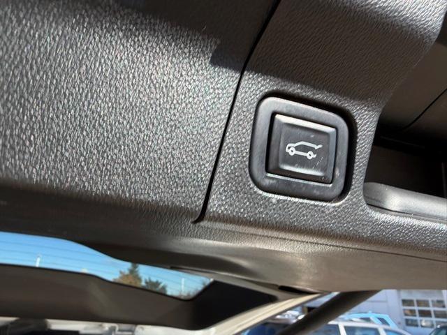 used 2022 GMC Acadia car, priced at $25,384