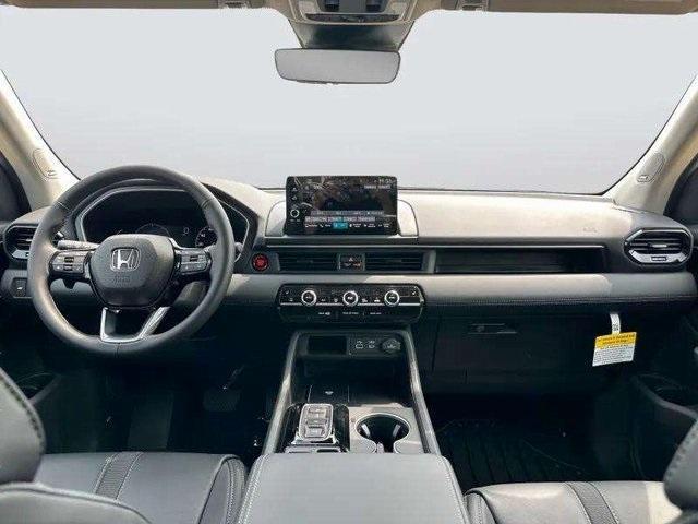new 2025 Honda Pilot car, priced at $52,235