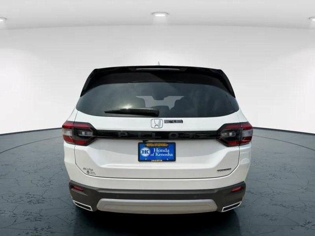 new 2025 Honda Pilot car, priced at $52,235