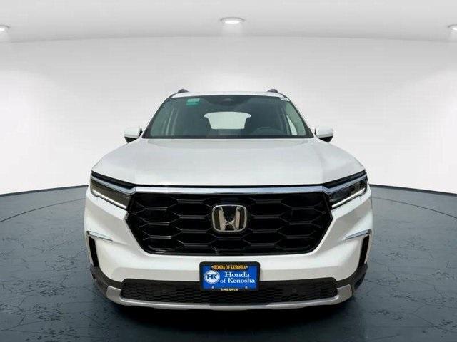 new 2025 Honda Pilot car, priced at $52,235