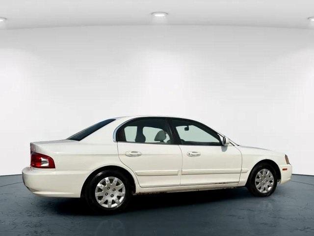 used 2004 Kia Optima car, priced at $4,000