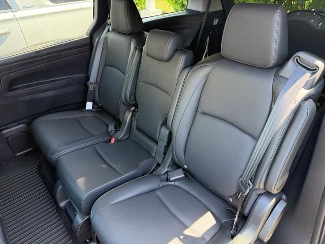 used 2024 Honda Odyssey car, priced at $40,044