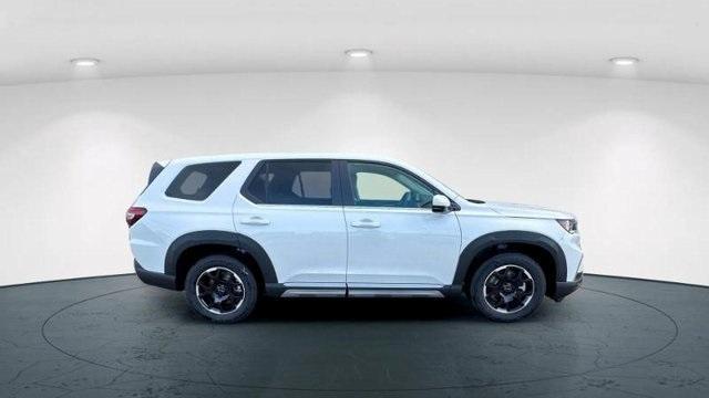 new 2025 Honda Pilot car, priced at $50,200