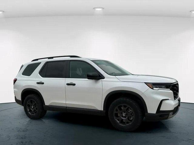 new 2025 Honda Pilot car, priced at $52,090