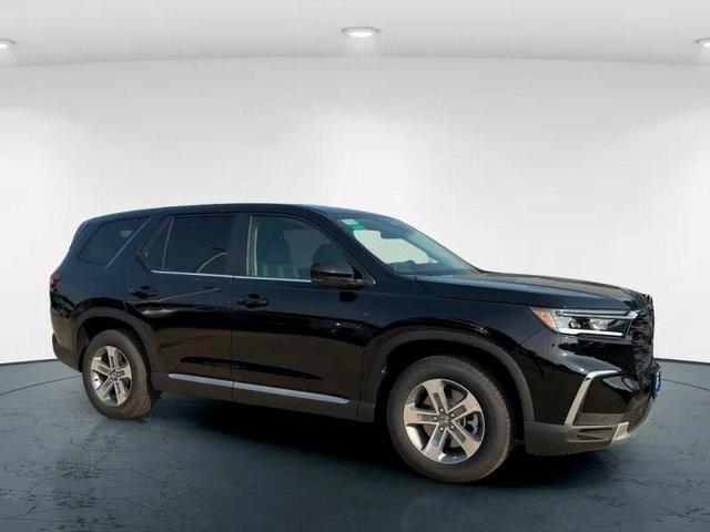 new 2025 Honda Pilot car, priced at $47,050