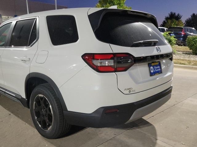 new 2025 Honda Pilot car, priced at $49,980