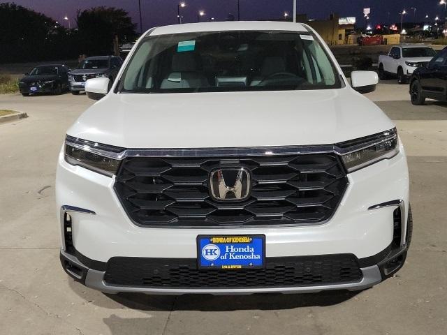 new 2025 Honda Pilot car, priced at $49,980