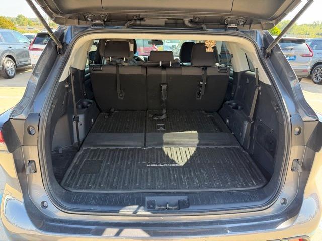 used 2023 Toyota Highlander car, priced at $32,735