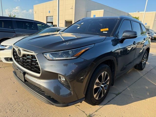 used 2021 Toyota Highlander car, priced at $29,239