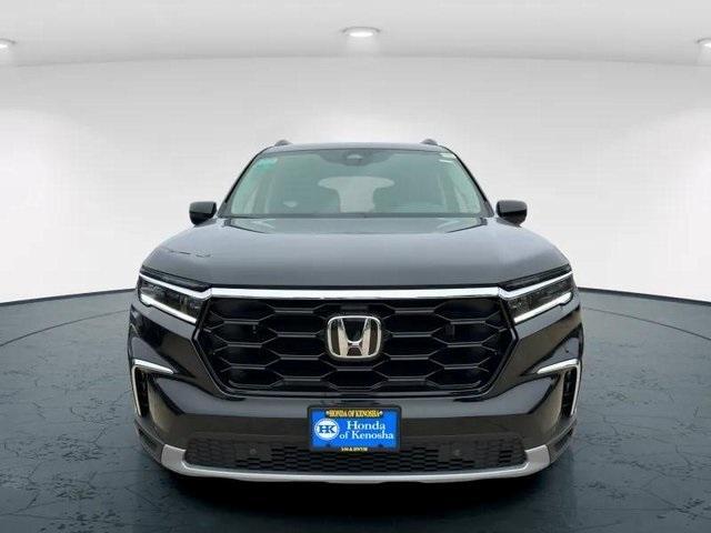 new 2025 Honda Pilot car, priced at $51,050
