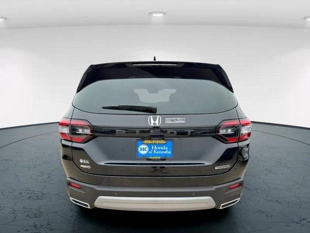 new 2025 Honda Pilot car, priced at $51,050