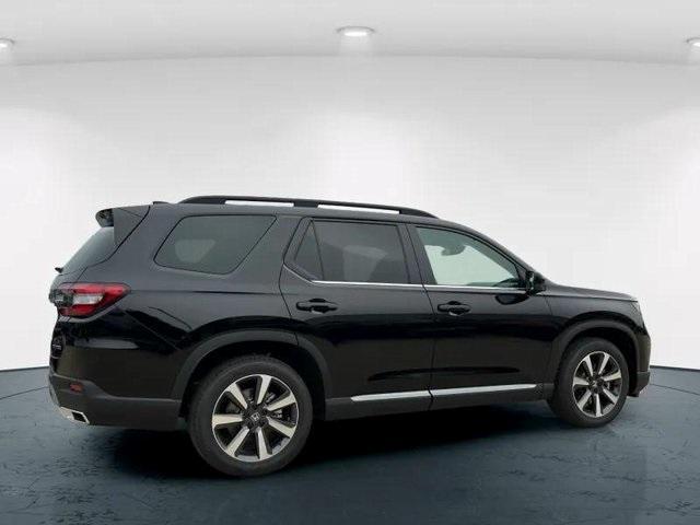 new 2025 Honda Pilot car, priced at $51,050