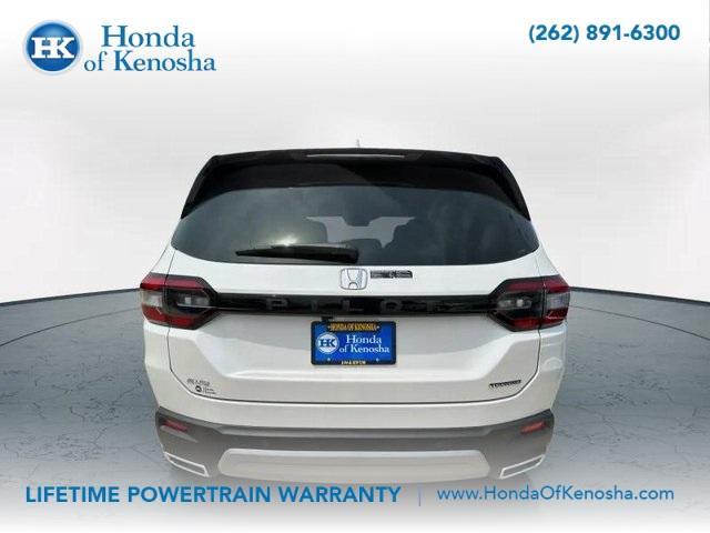 new 2025 Honda Pilot car, priced at $51,550
