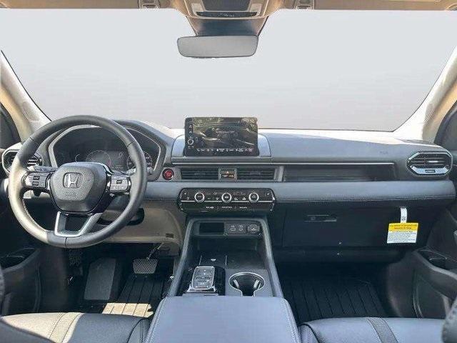 new 2025 Honda Pilot car, priced at $47,505