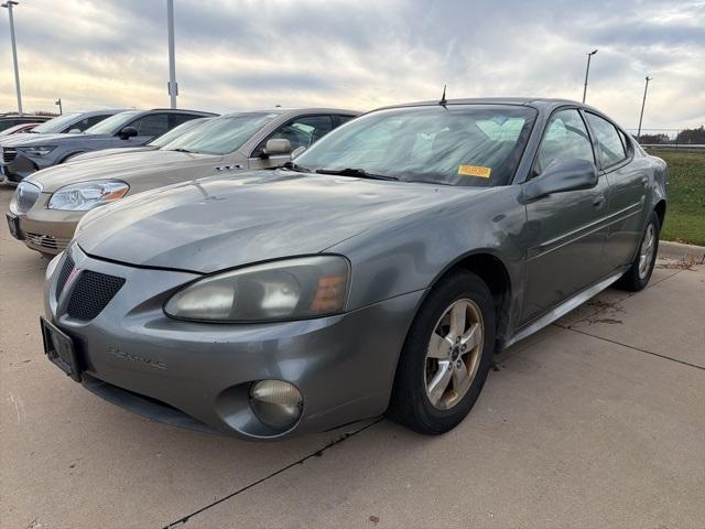 used 2005 Pontiac Grand Prix car, priced at $3,000