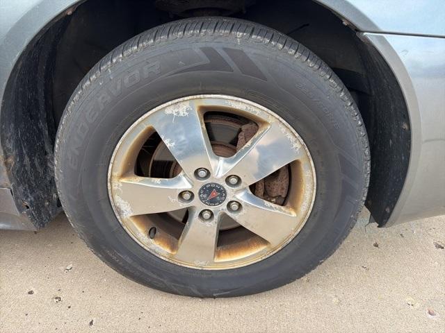 used 2005 Pontiac Grand Prix car, priced at $3,000