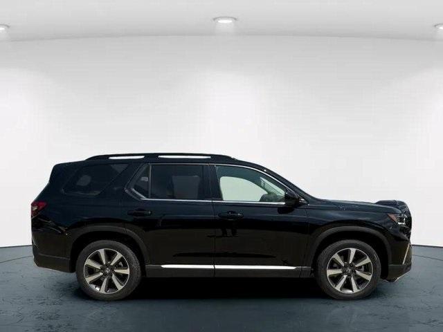new 2025 Honda Pilot car, priced at $55,260