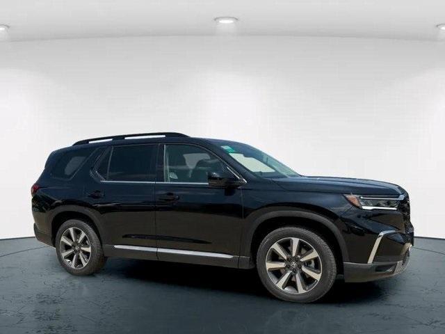 new 2025 Honda Pilot car, priced at $55,260