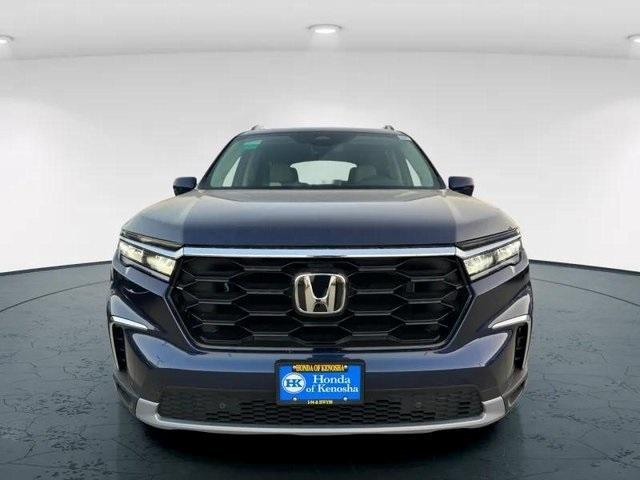 new 2025 Honda Pilot car, priced at $51,095