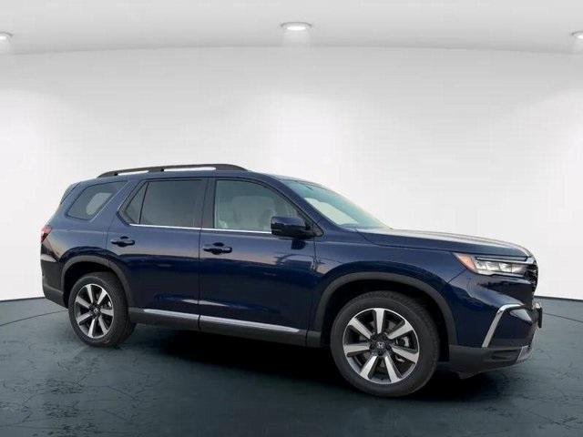 new 2025 Honda Pilot car, priced at $51,095