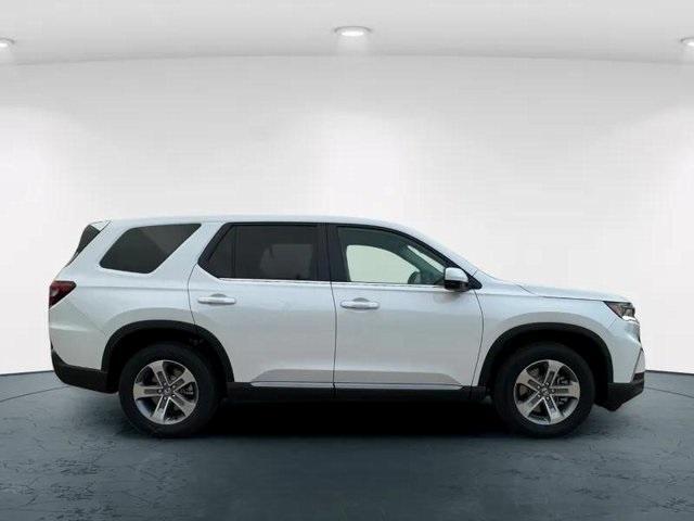 new 2025 Honda Pilot car, priced at $48,280