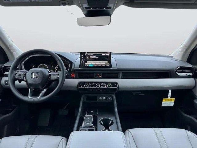 new 2025 Honda Pilot car, priced at $48,280