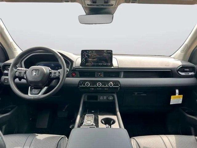 new 2025 Honda Pilot car, priced at $54,985