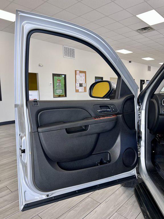 used 2013 Chevrolet Avalanche car, priced at $20,995