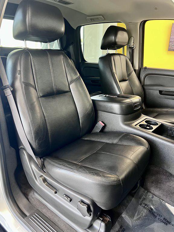 used 2013 Chevrolet Avalanche car, priced at $20,995