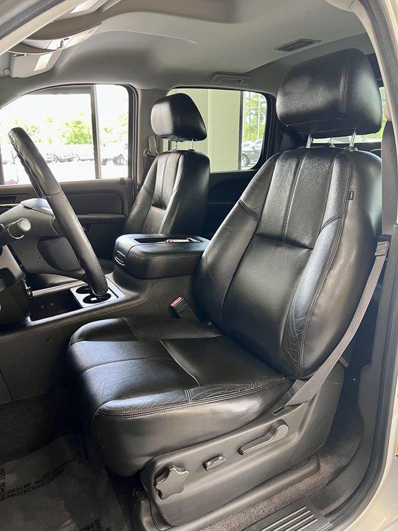 used 2013 Chevrolet Avalanche car, priced at $20,995