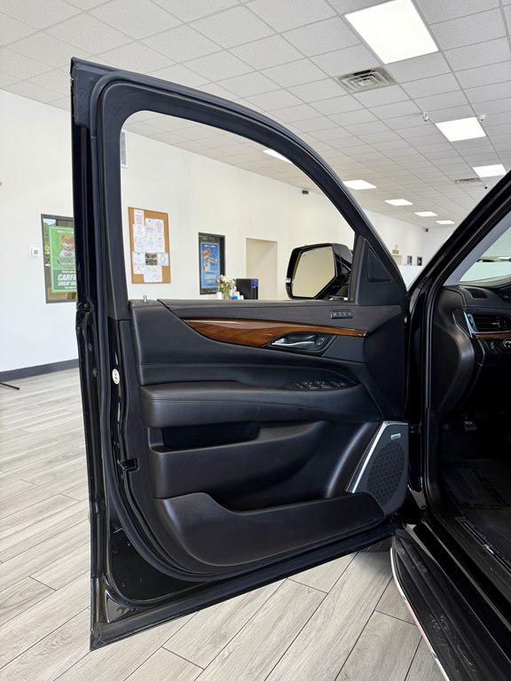 used 2018 Cadillac Escalade ESV car, priced at $29,995