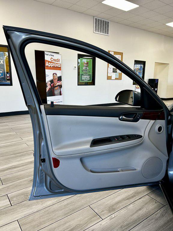 used 2007 Chevrolet Impala car, priced at $12,995